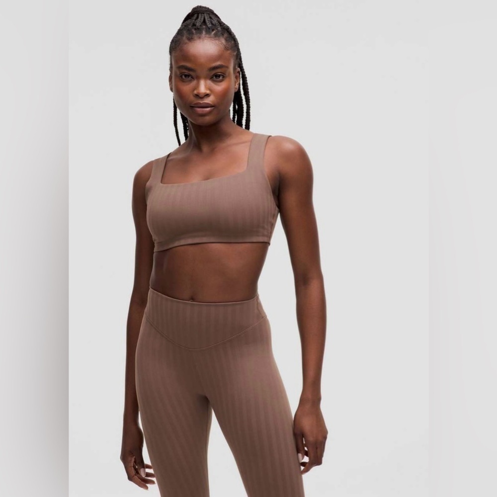 Lululemon Wunder Under Bra *LightSupport, C/D Cup Tonal Stripe in Dark Oxide
